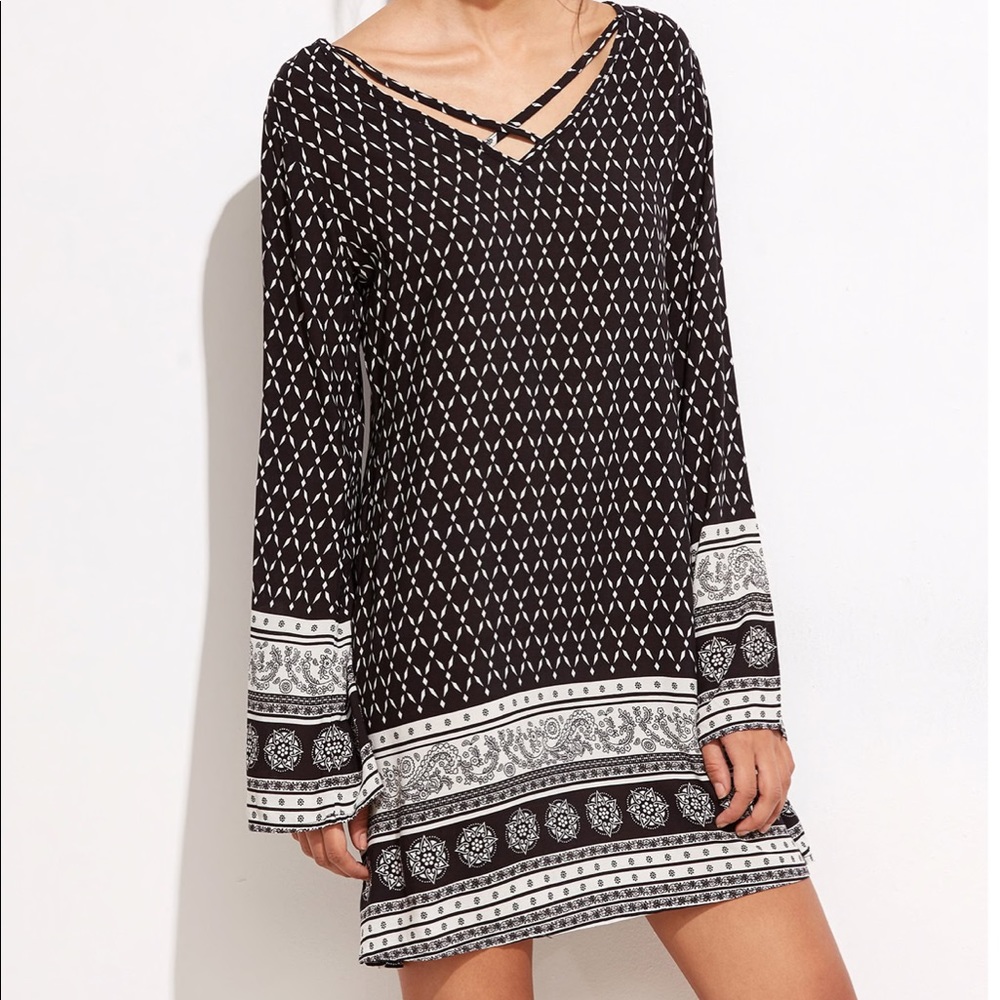 Black and white vneck cross cross tunic/dress